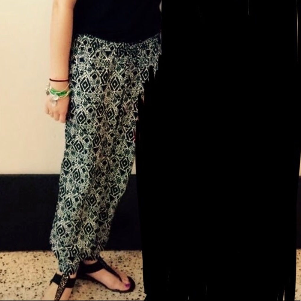 Patterned pants. Polyester. - Picture 3 of 3